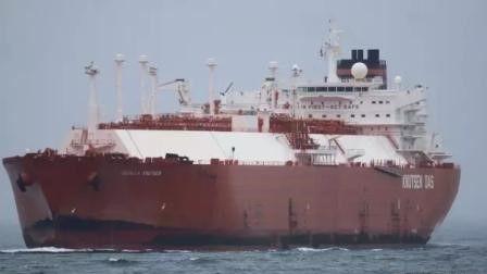 10万吨级LNG船太平洋中触礁船壳破裂